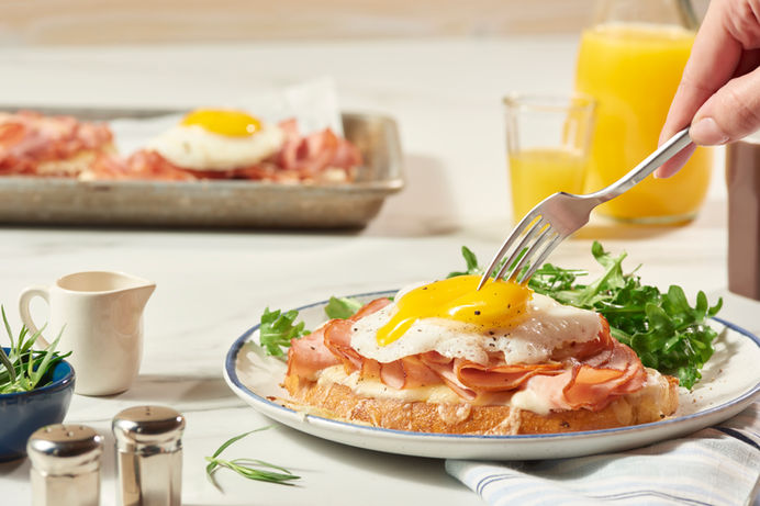 Cargill_Honey Ham Croque Madame_Ham – Uncured Honey Ham_3-4_Talent.JPG