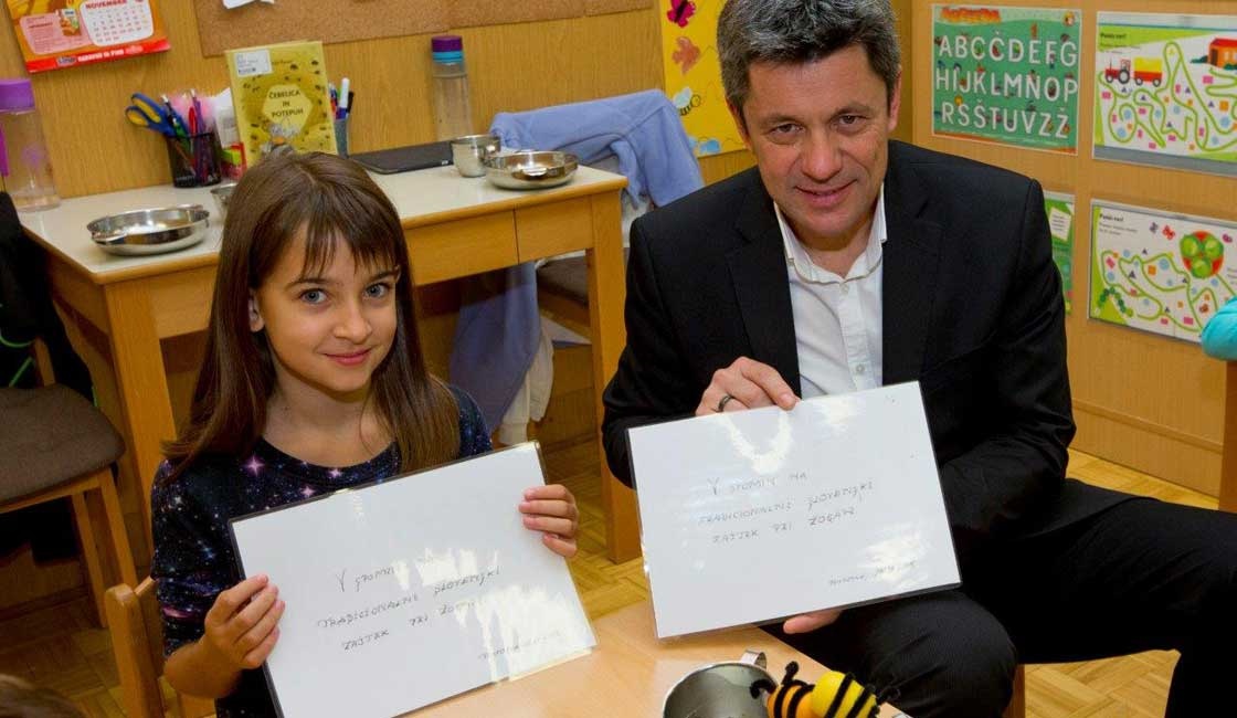 Tradicionalni slovenski zajtrk v Vrtcu Postojna, enota Pastirček, november 2016.