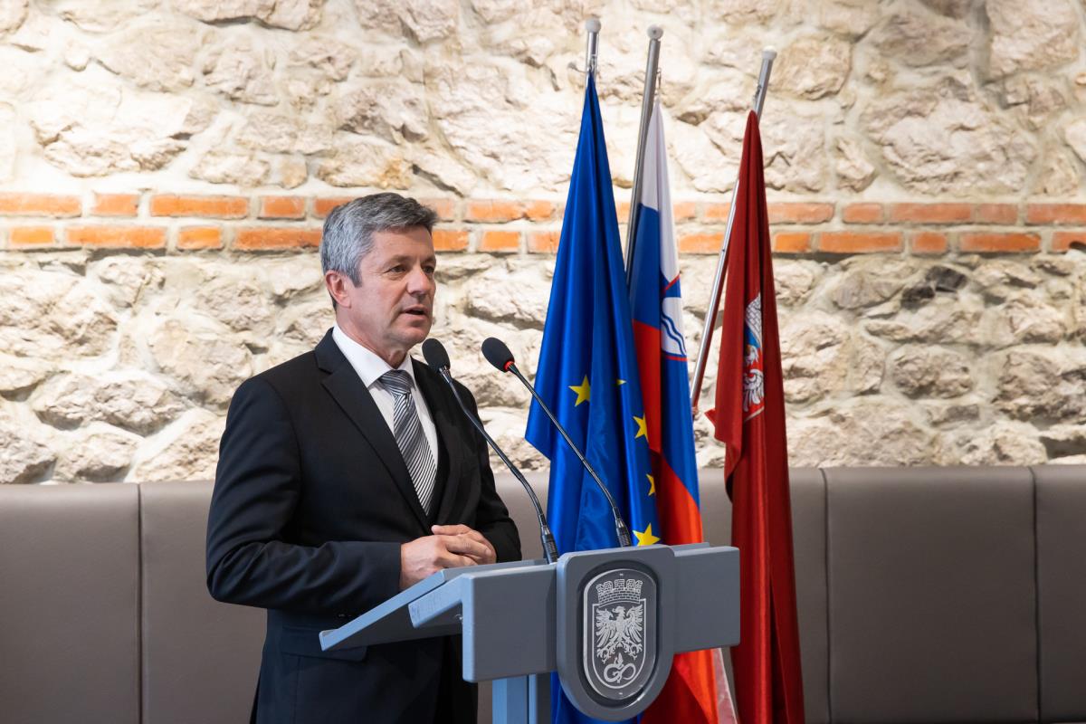 Isto odprtje, 28. 9. 2022: župan na govorniškem odru.