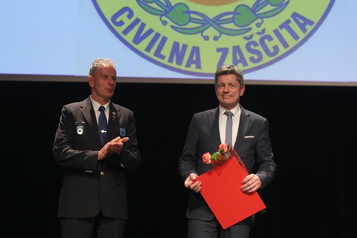Podelitev regijskih priznanj Civilne zaščite, 3. 3. 2023: Igor Marentič prejme srebrni znak Civilne zaščite.