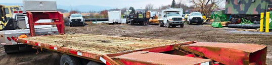 Commercial truck delivering large freight for direct shipping service in Texas