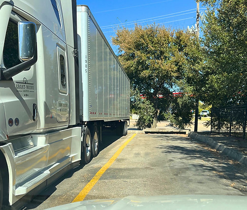 53 ft dry van trucking company with team drivers providing nationwide freight delivery
