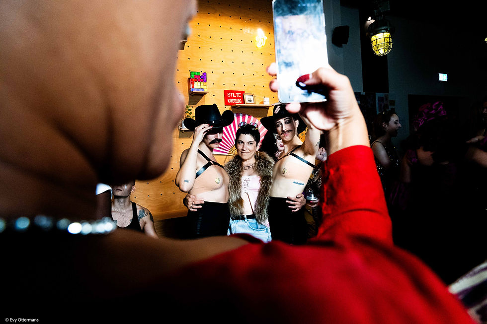 Dutch_Burlesque_Festival_25_09_07_copyright_Evy_Ottermans_250907_164511_111A8899
