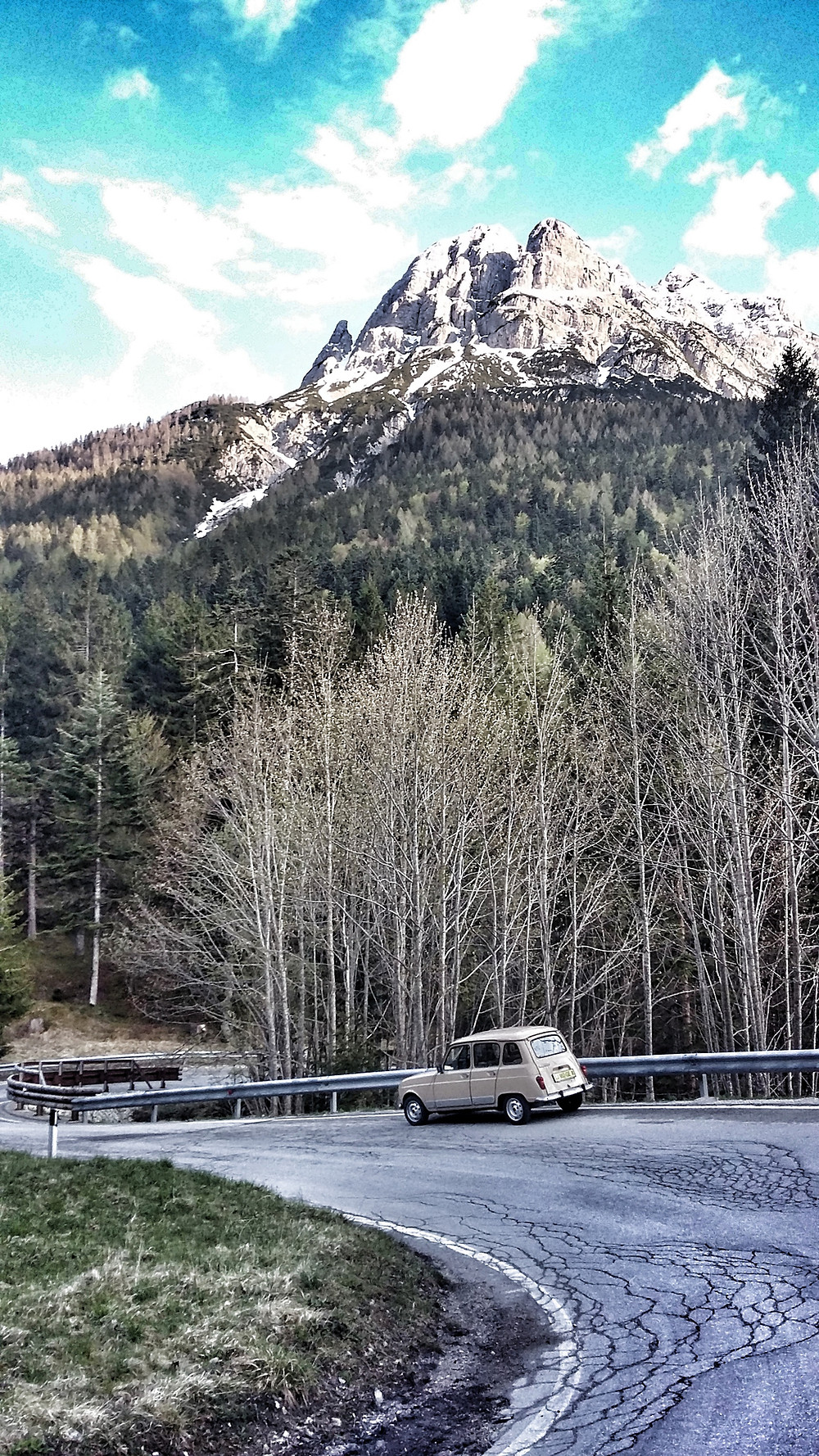 Renault 4 road trip