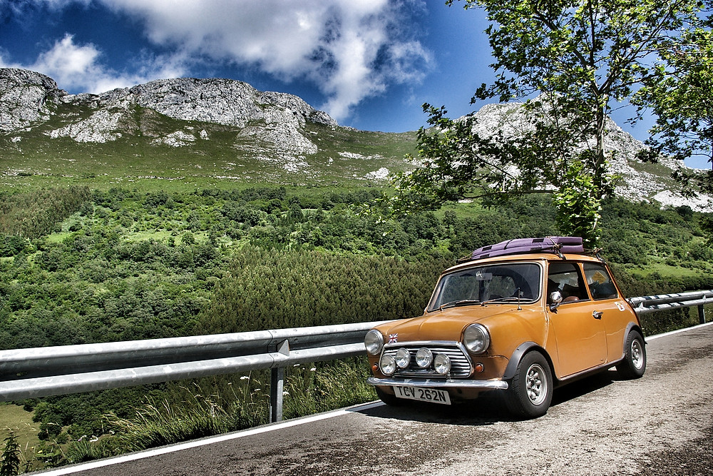 Orange Mini classic, 998cc with minilites