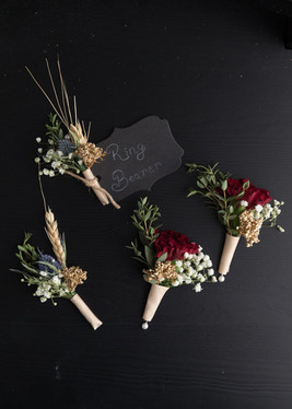 Rustic, fall-themed boutonnieres wrapped in twine
PHOTO BY: Angelic Affairs | Mario