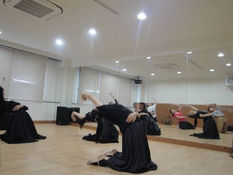 スポ－ツジムでウズベクダンス！？