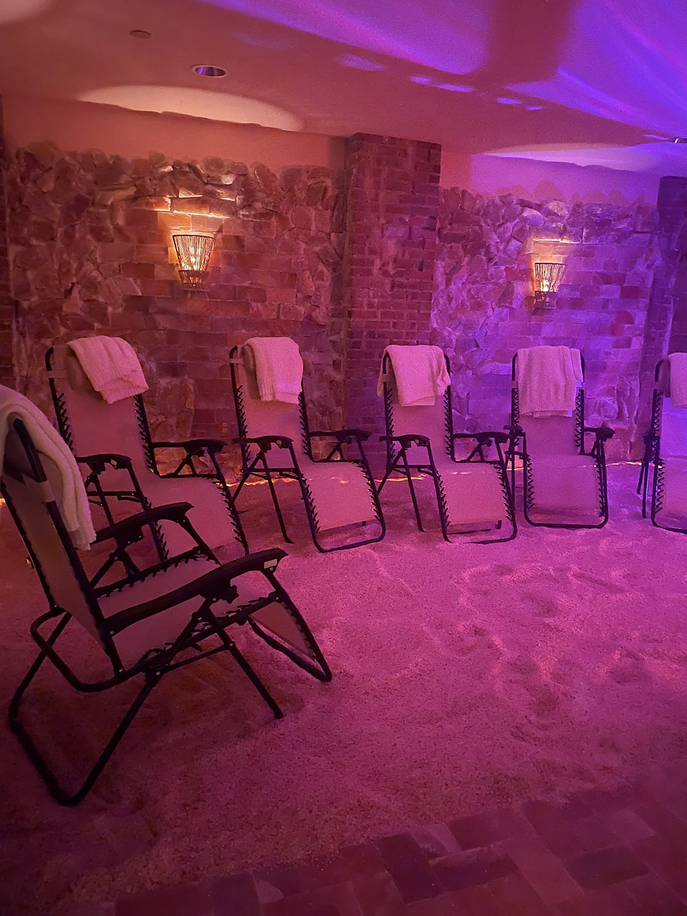 Queens of the City Tour – Midday Reset at Salt & Souls 