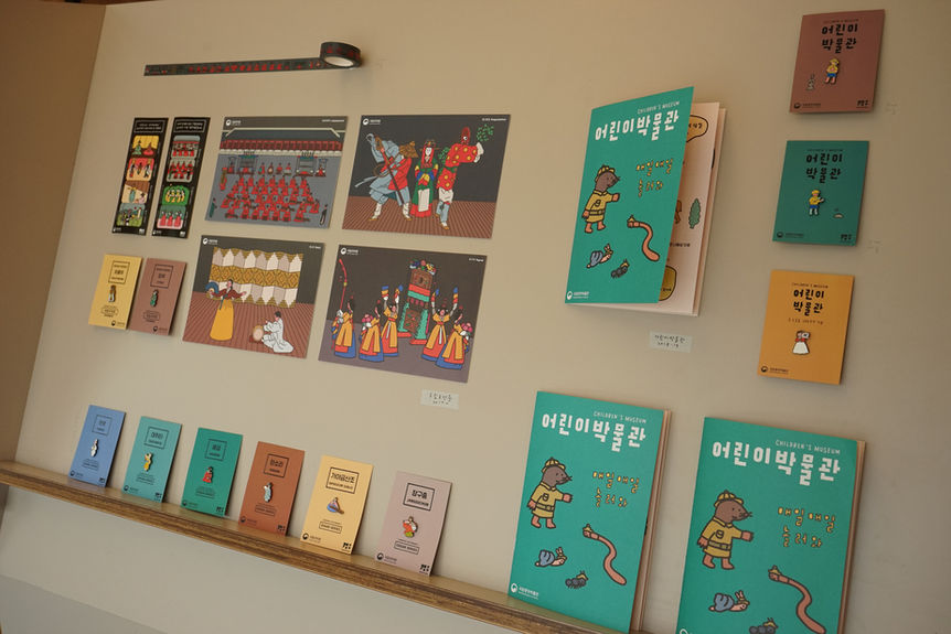 COLLABORATION PROJECTS 협업 제품들 전시