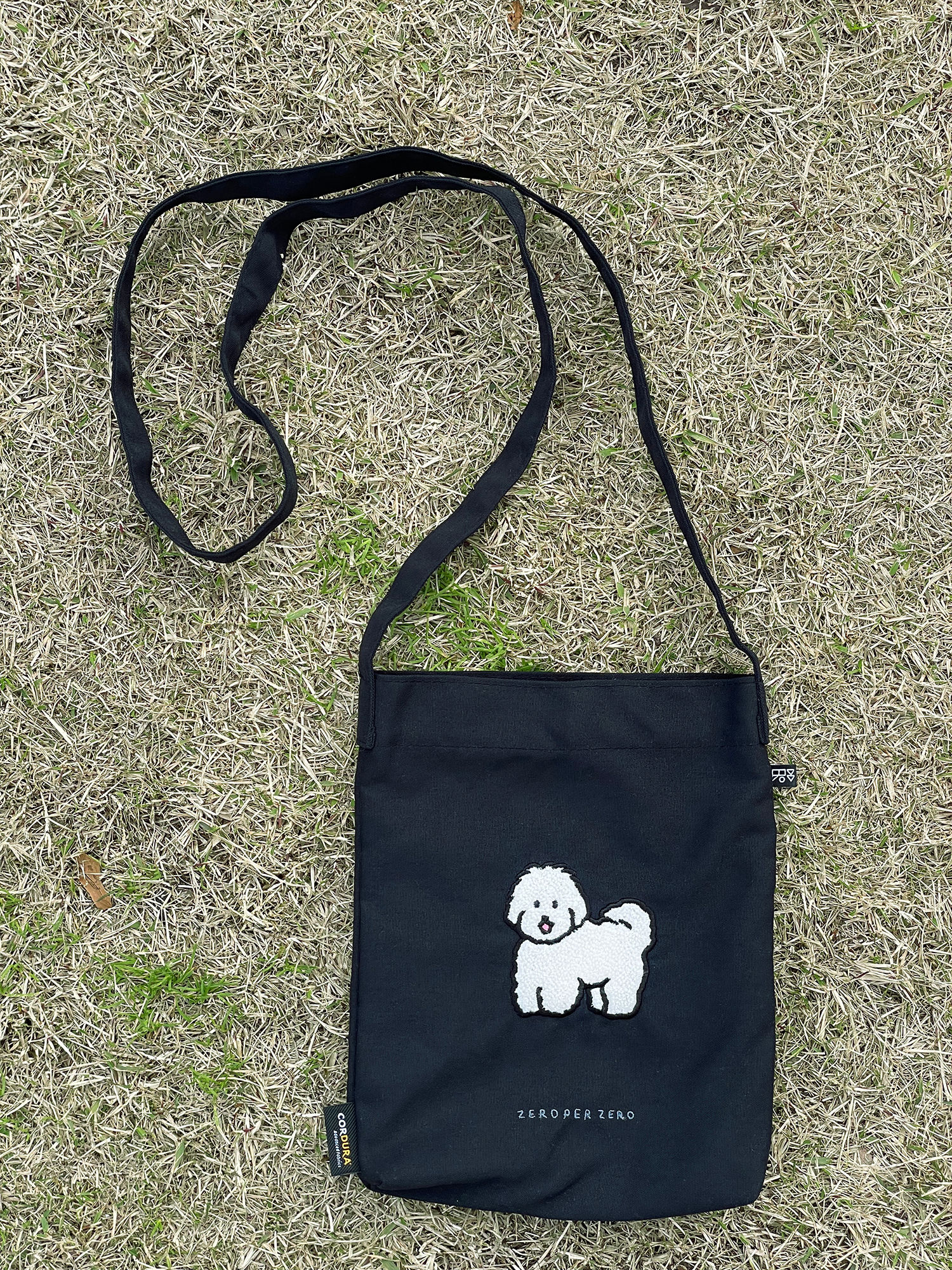 WHITE PUPPY  | Walk walk crossbag