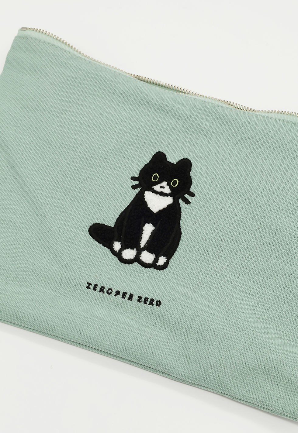 Thumbnail: Tuxedo Cat Ash Green  | Pouch L