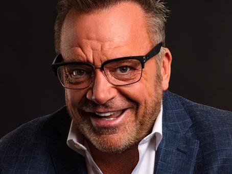 Ep: 270 - Tom Arnold - Comedy, Addiction, and Politics: A Candid Discussion