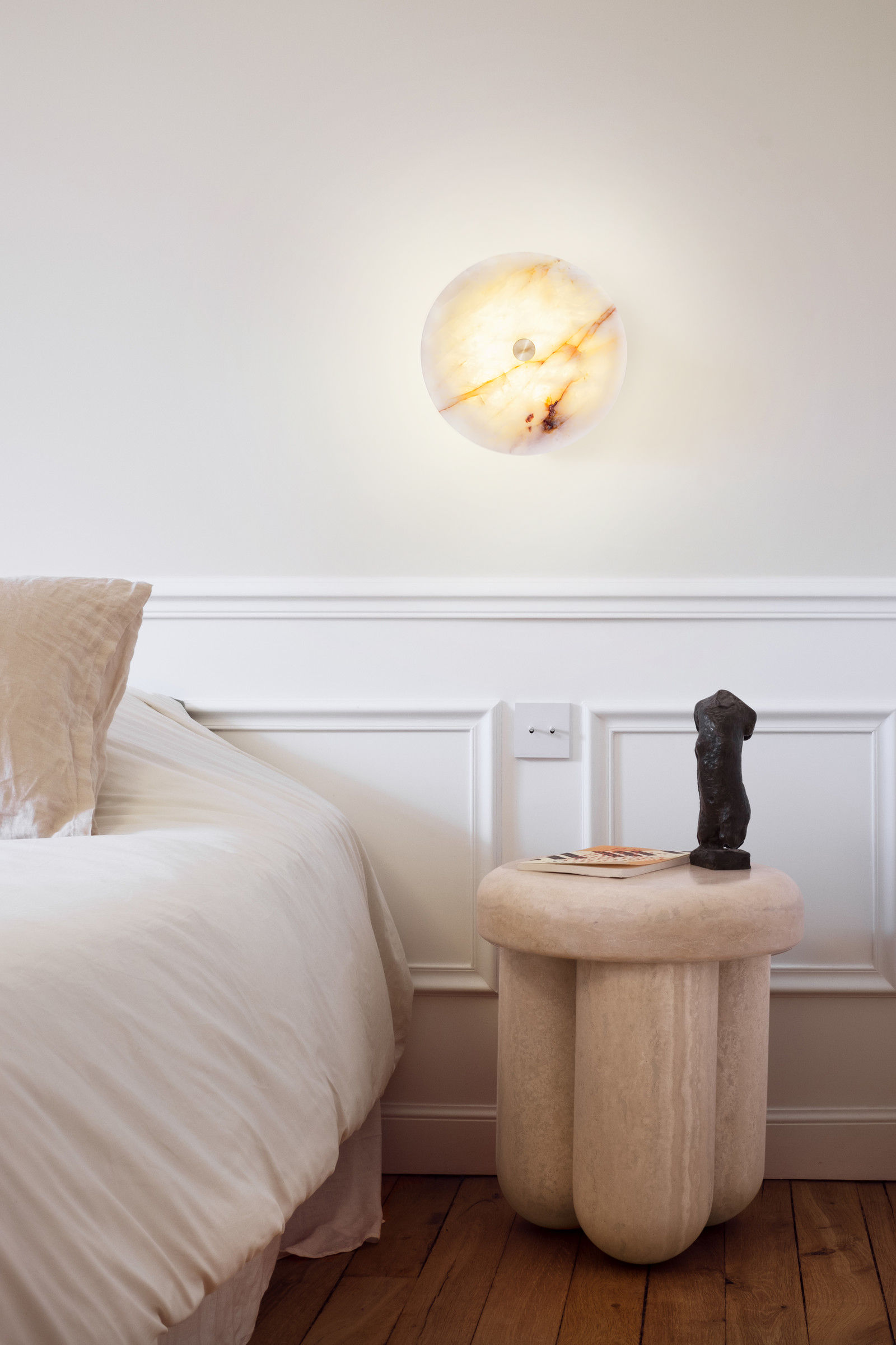 Aurora, arandela redonda em pedra