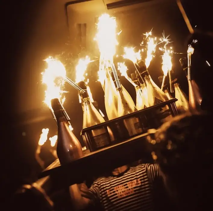 The London Reign bottle service and champagne shows.