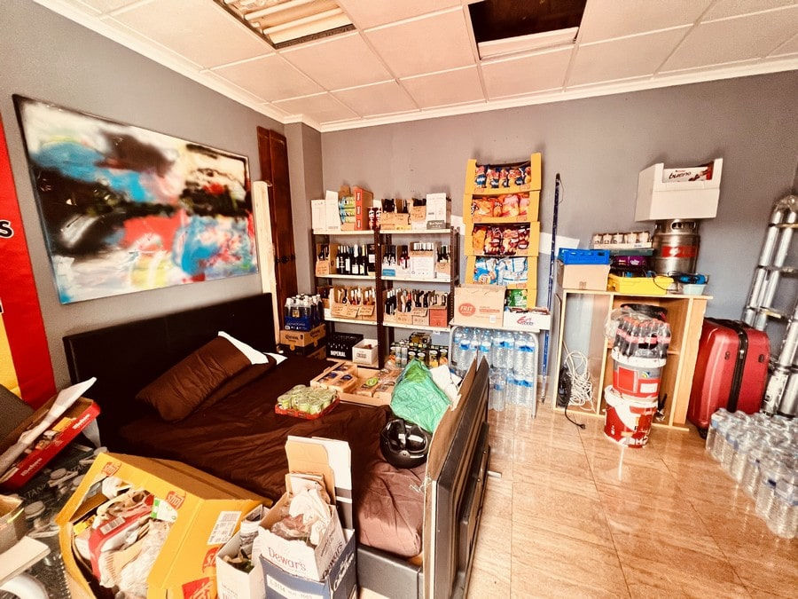 CB COMMERCES
