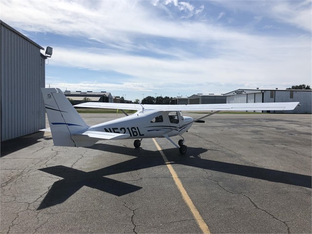 2011 Cessna 162 Skycatcher (N5216L) | Corsair Aviation - Los Angeles, CA