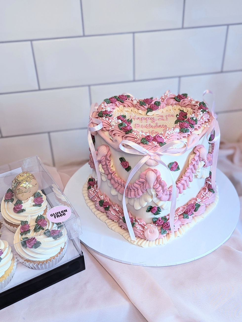 Gerastan Bakehouse heart ribbon vintage birthday cake
