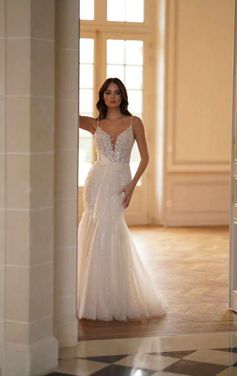 Giovanna - Glitter Deep-V Mermaid Wedding Dress | Mariee Bridal Couture Giovanna - Glitter Deep-V Mermaid Wedding Dress | Mariee Bridal Couture
