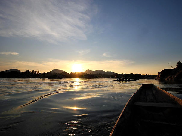 coucher de soleil mekong au laosdited.jpg