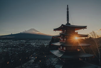 Temple, Fujisan and Sun._edited.jpg