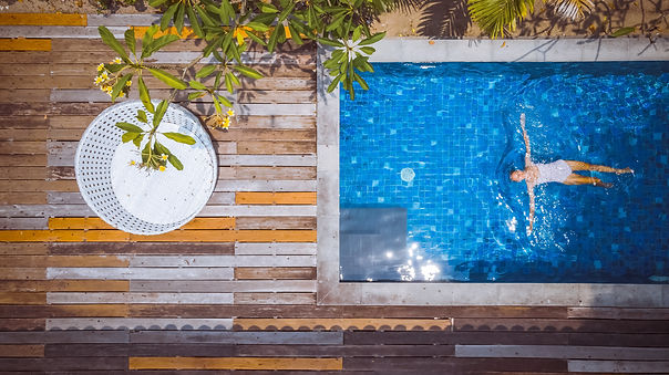 piscine hotel sumatra_edited.jpg