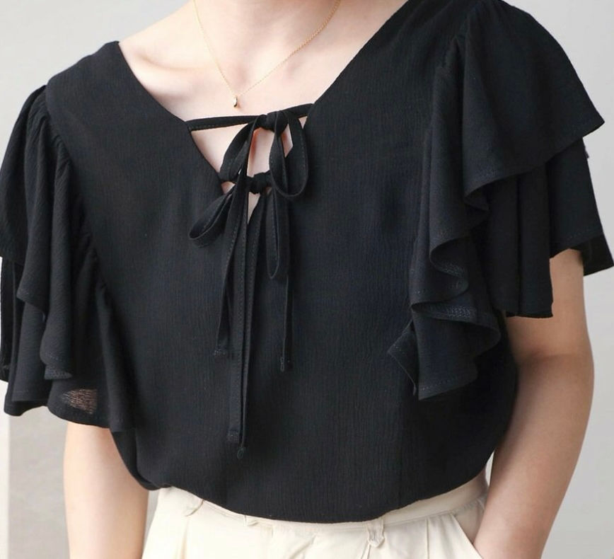 Frill top with 2 ways wearing