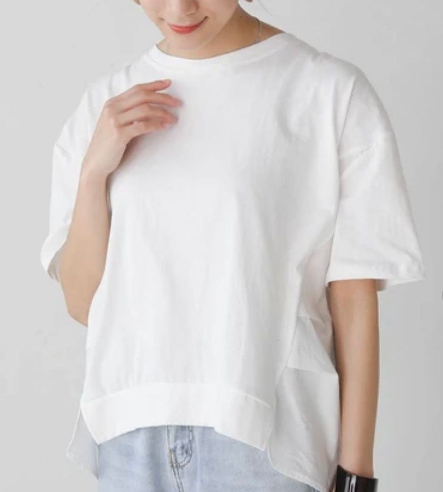 Plain asymmetric oversized top🤍
