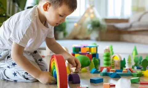 Juguetes de madera para bebés