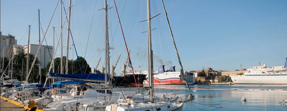 <img src="marina bartolome colon rent boat">