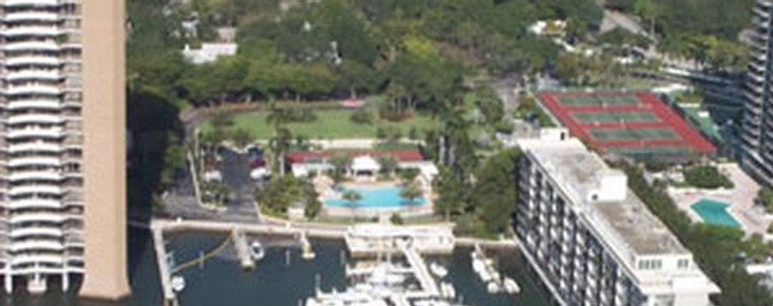 <img src="palm bay club marina rent boat">