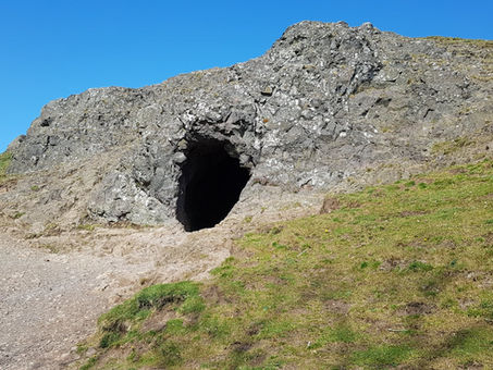 Clutters Cave: Giants, Druids & Hermits