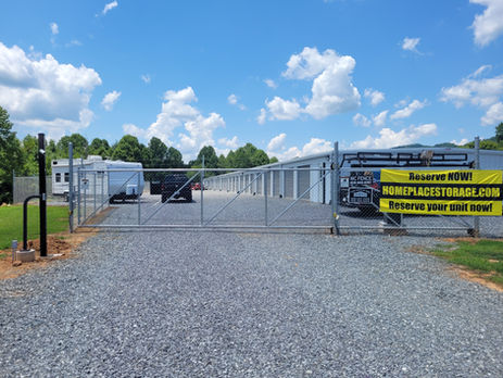 Sliding automatic commercial gate for vehicle access