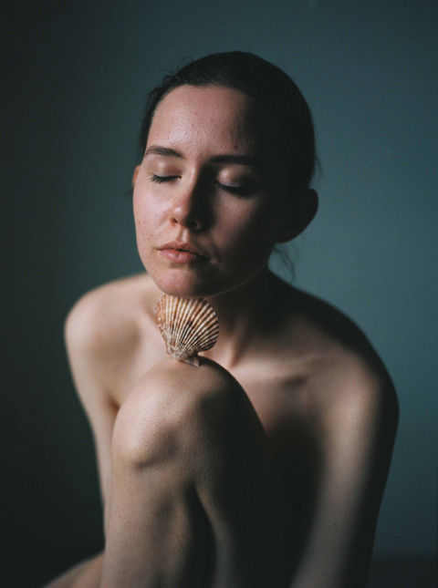 portrait on portra 400 of Kantorka with a Shell and closed eyes