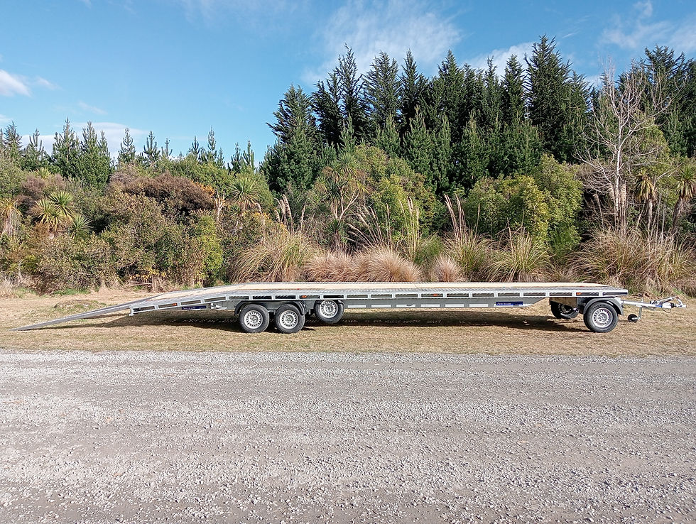 Thumbnail: Beavertail Turntable Trailer Side View
