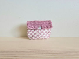 How to Knit a Cross-line Coin Purse: Free Fair Isle Knitting Chart Included