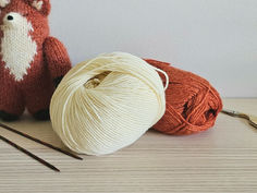 How to choose the right yarn for knitting toys