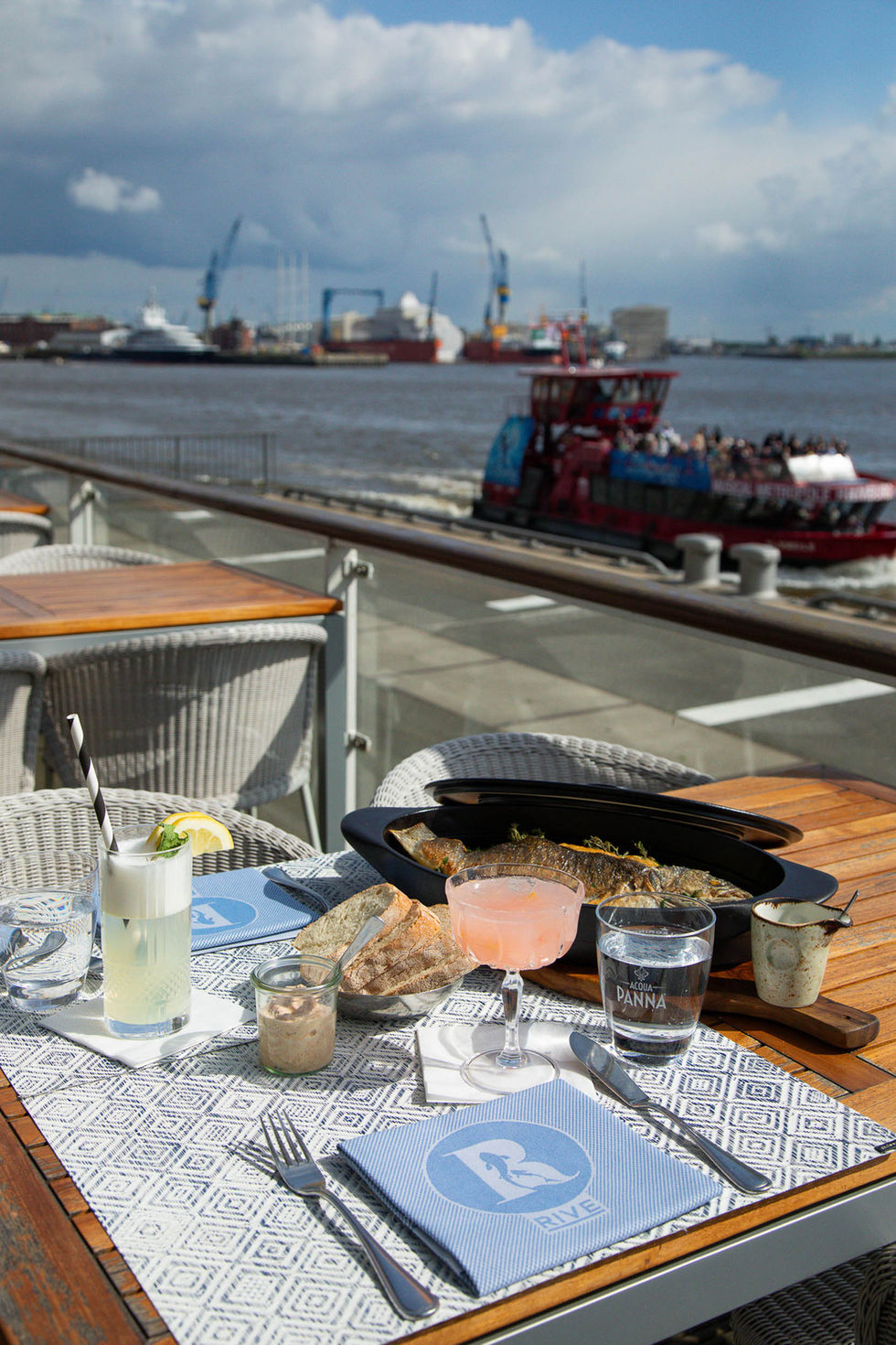 Caroline BleickenRive Hafen Restaurant Fisch Yovite 9B3A9293