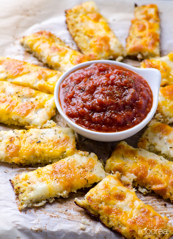 KETO CAULIFLOWER BREADSTICKS