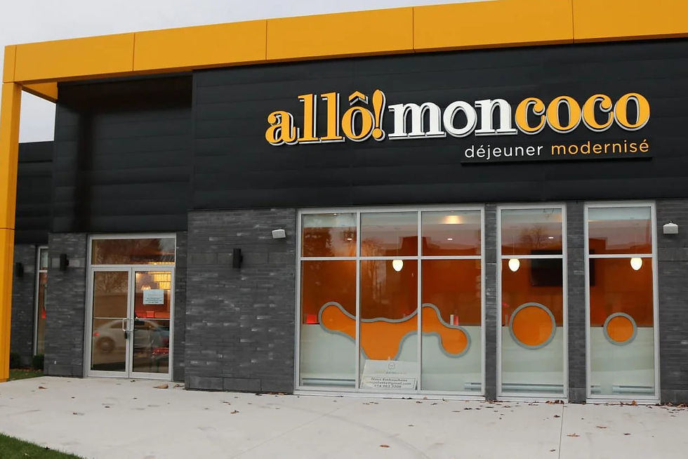 Intérieur du restaurant Allo mon coco Montréal, conçu à la perfection culinaire par notre entreprise de rénovation.