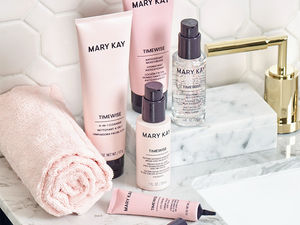 The Ultimate Guide to Glowing Skin: Beauty Secrets Revealed
