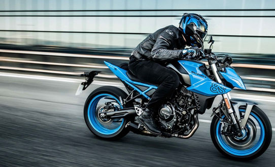 SUZUKI GSX-8S 003.jpeg