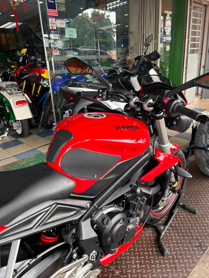 縮圖：2020 TRUIMPH STREET TRIPLE 765 S