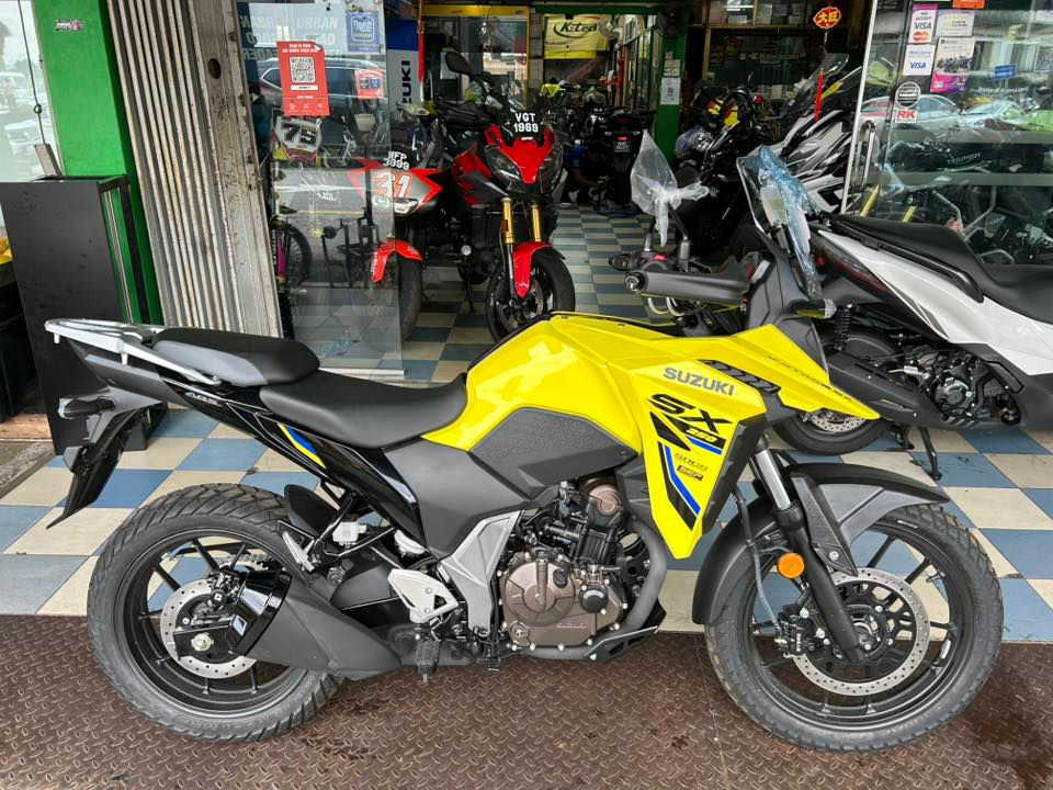 サムネイル： Suzuki VSTROM 250 (YZF R1 WORLD GP)