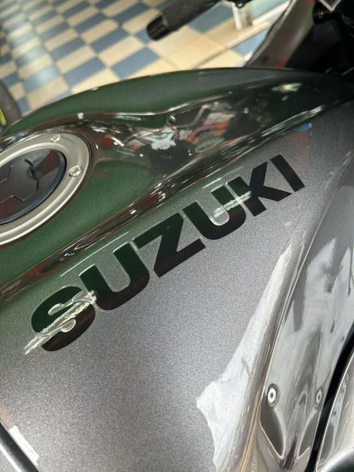 縮圖：SUZUKI GSX1300R HAYABUSA