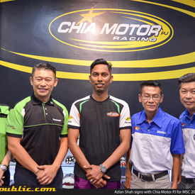 Azlan-Shah-signs-Chia-Motor-PJ-Kawasaki-MSC-2018_4.jpeg