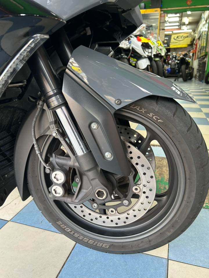 Miniatura: YAMAHA T-MAX560 DX