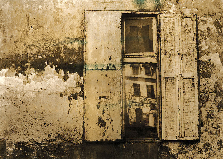 Window / Finestra / Okno