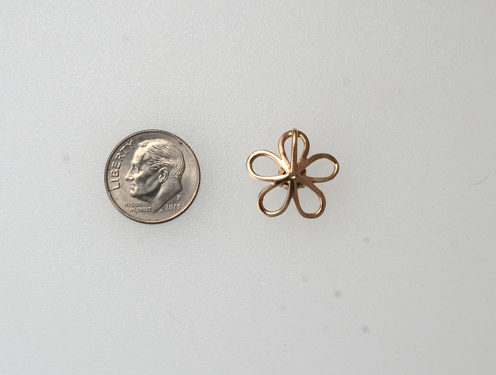 Thumbnail: 14k yellow gold flower pendant with dark blue sapphire