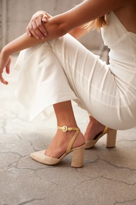 FRIDA_BEIGE1_700x.webp