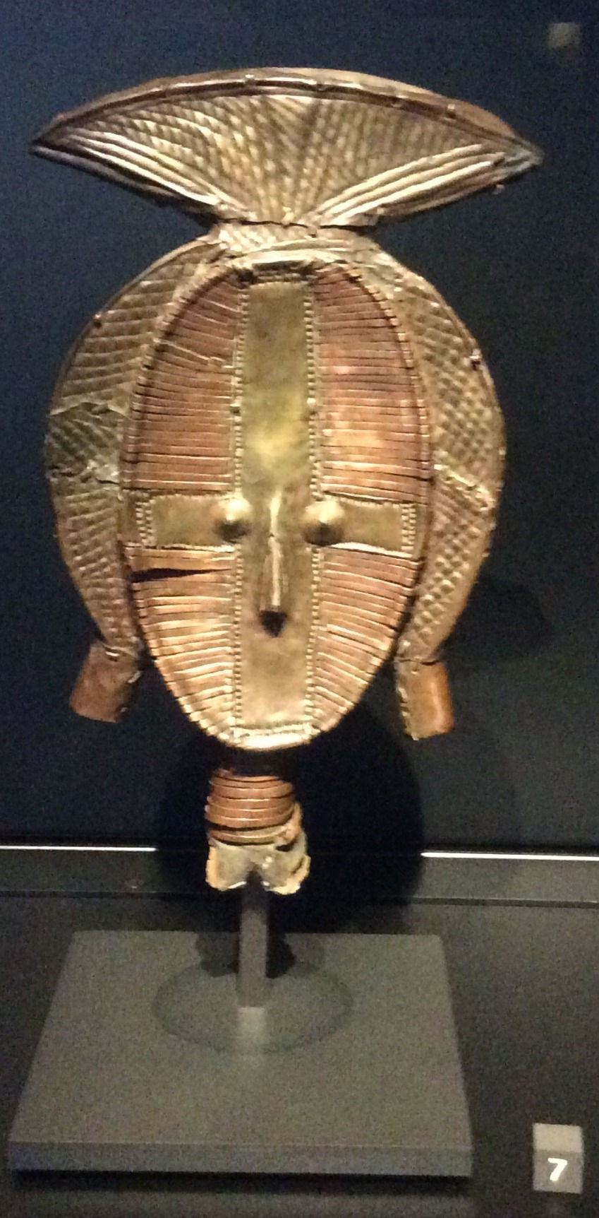 Figure gardien de reliquaire au musée du Quai Branly